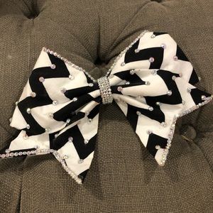 Black & white chevron bling cheer bow